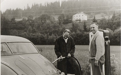 1960 Beim Tanken