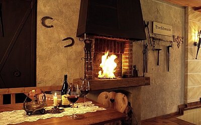 Gemütliche Stimmung am Kamin
